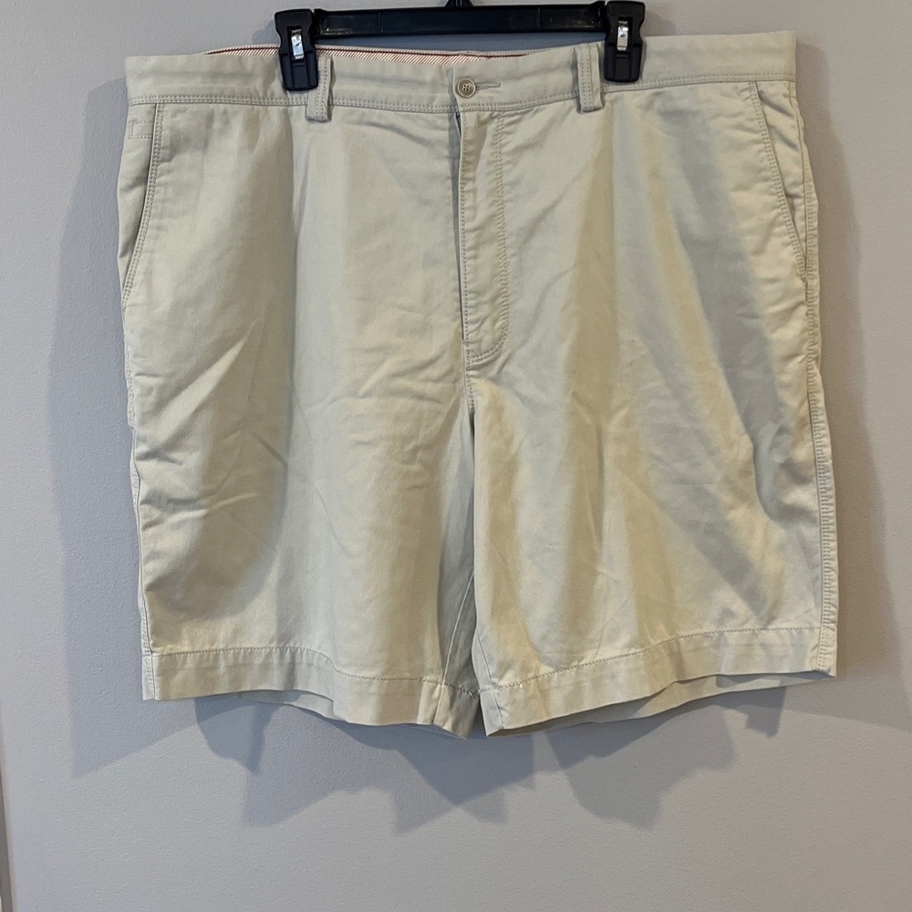 Tommy Bahama Mens Shorts Beige Chino Short Size 42 Cotton Blend Inseam: 9 in